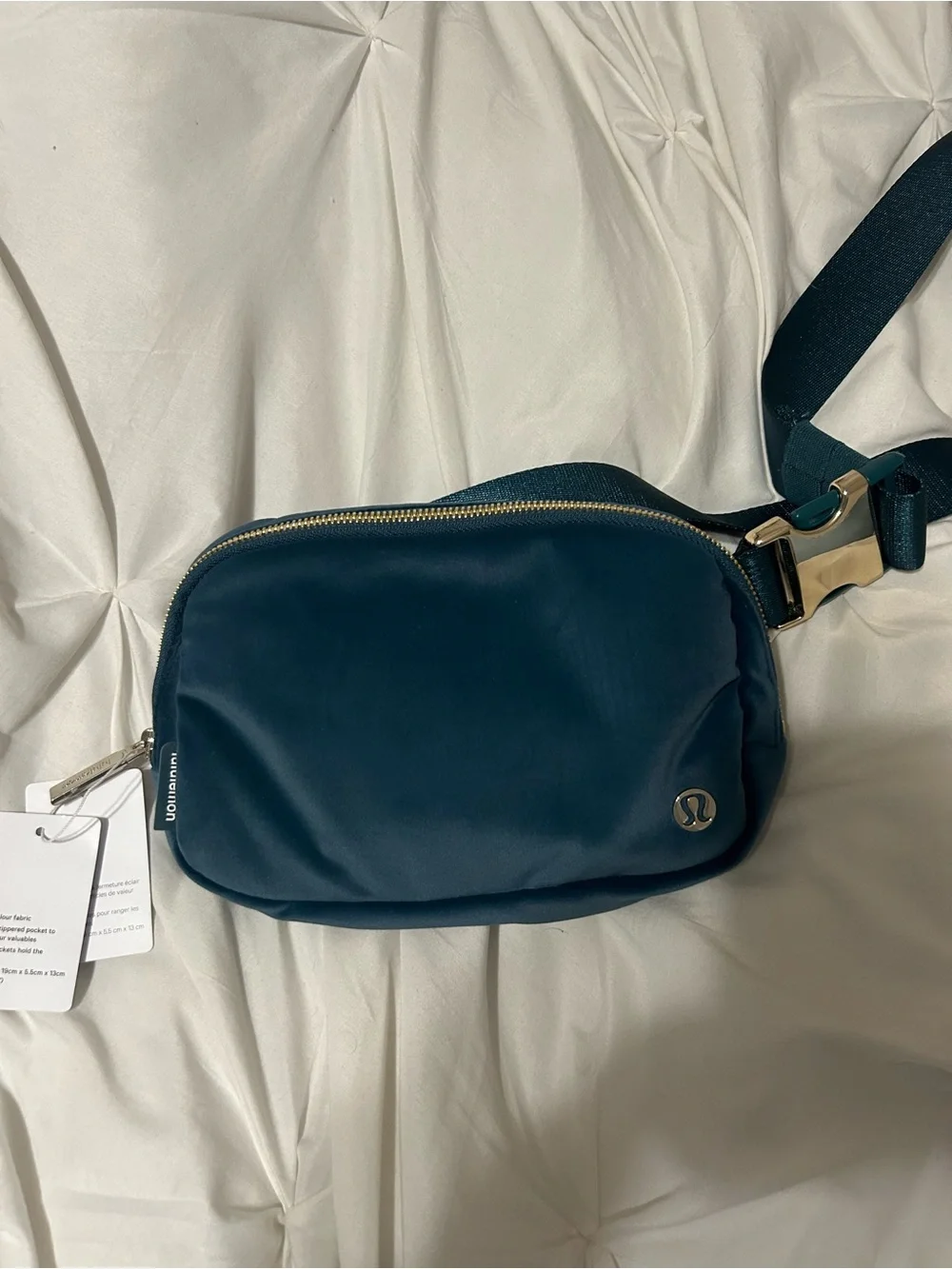 NWT lululemon Everywhere Belt Bag Velour Green Jasper/ Gold